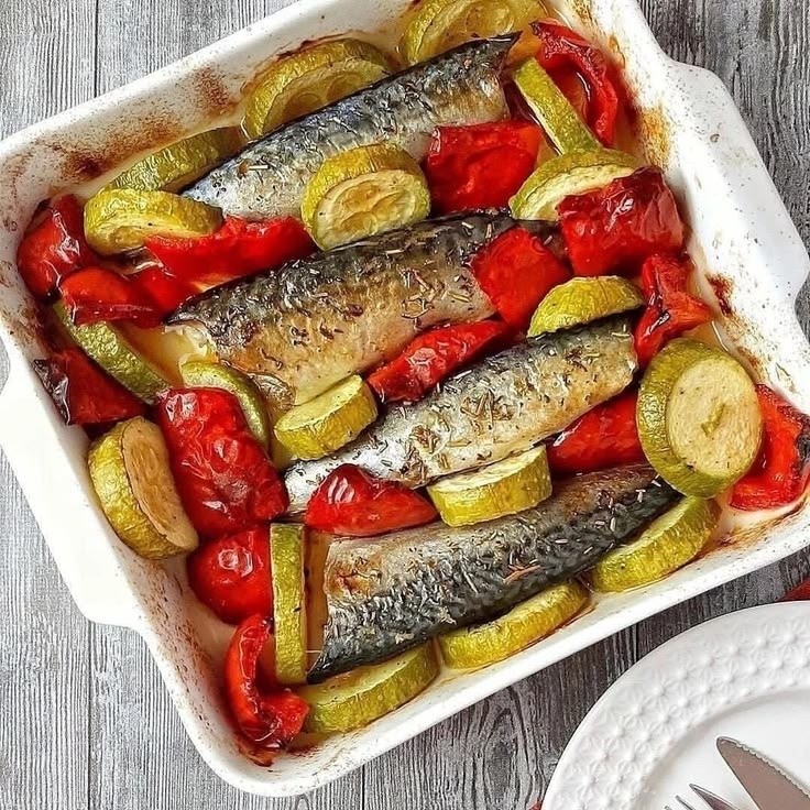 Скумбрия с овощами